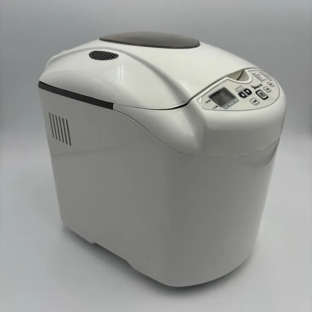 Magic Chef CBM1000 Bread Maker Machine 1.5 lb White w Kneading Paddle NO PAN